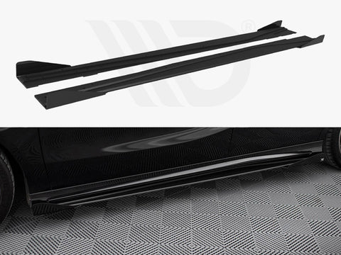 Two black side skirts are displayed above a car with one attached, resting on a patterned floor. The top part highlights the separate skirts; the bottom shows it installed on the car.
