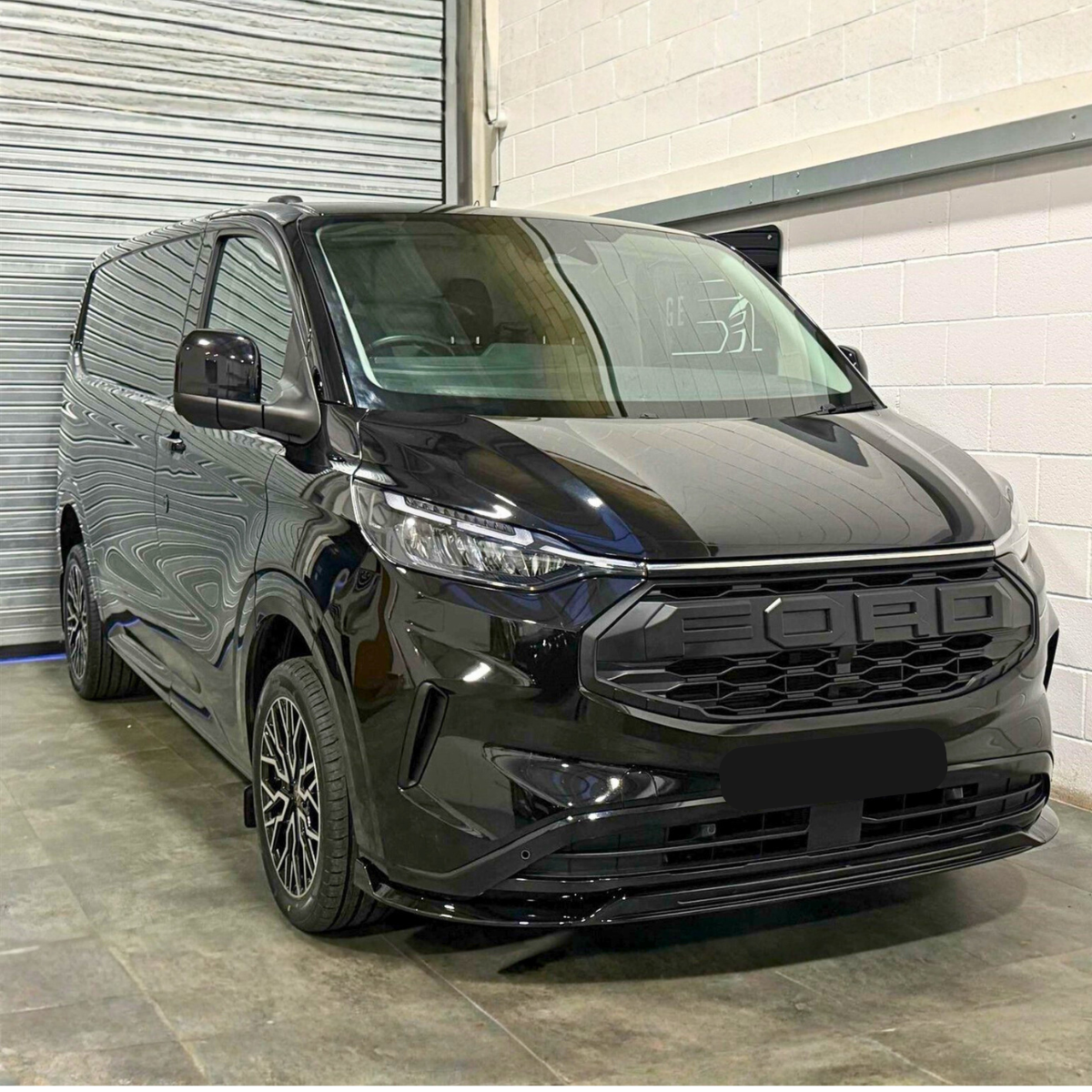 Ford Transit Custom MK2: Gloss Black V2 Front Splitter 24+