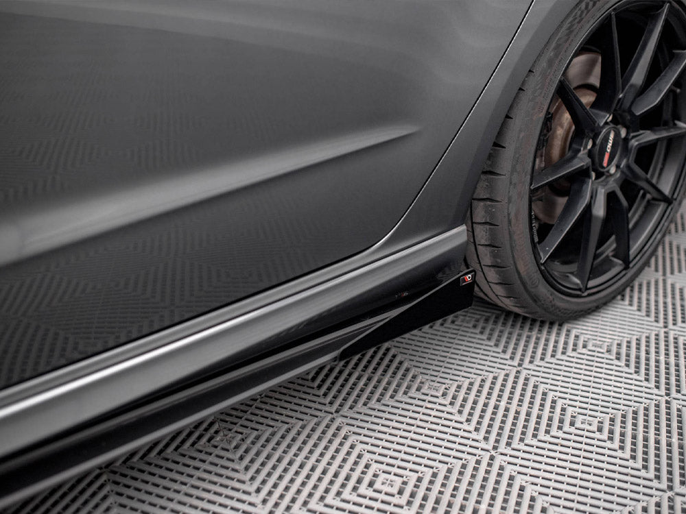 Audi - S3 / A3 S Line Sportback 8V Facelift: Maxton Side Flaps
