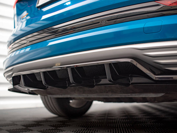 Audi - e-Tron: Maxton Central Rear Splitter (Vertical Bars)