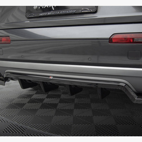 Audi - Q7 MK2: Maxton Central Rear Splitter (Vertical Bars)