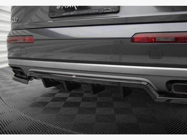 Audi - Q7 MK2: Maxton Central Rear Splitter (Vertical Bars)