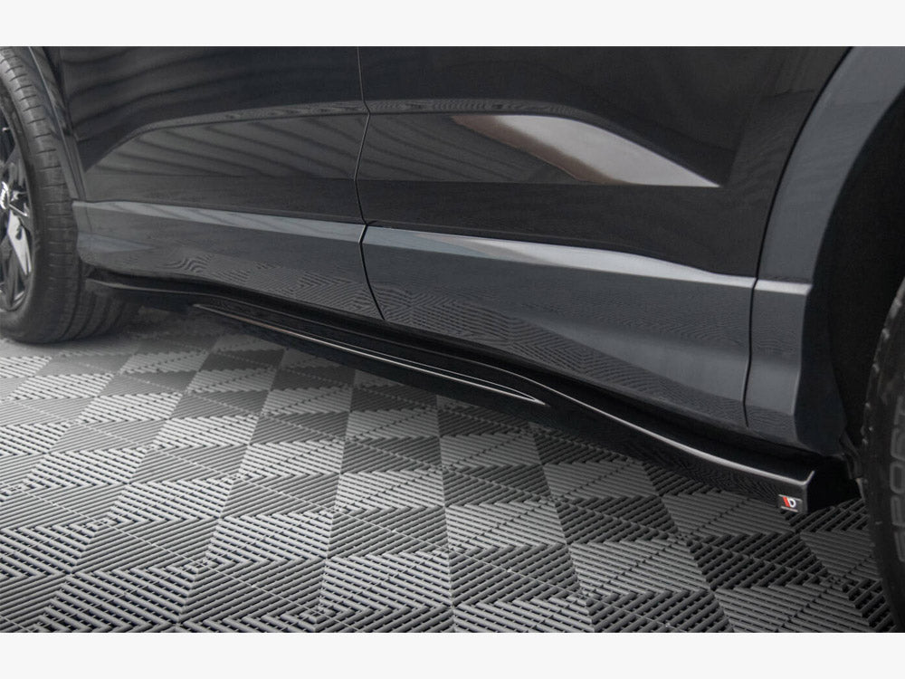 Audi - Q3 Sportback F3: Maxton Side Skirts