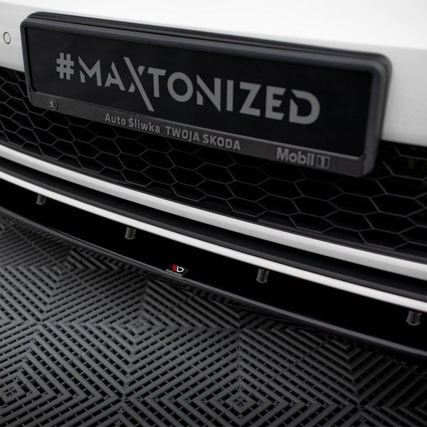 VW - Golf GTI / GTD MK7 Facelift: Maxton Front Splitter V1