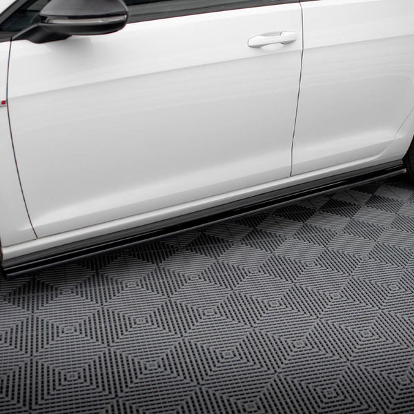 VW - Golf GTI / GTD MK7 / MK7 Facelift (wide): Maxton Side Skirts V1