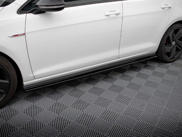VW - Golf GTI / GTD MK7 / MK7 Facelift (wide): Maxton Side Skirts V1