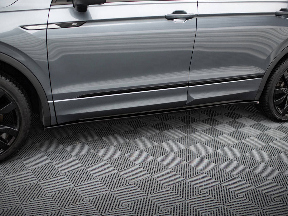 VW - Tiguan Allspace MK2: Maxton Side Skirts