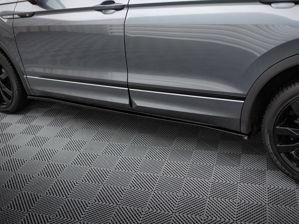VW - Tiguan Allspace MK2: Maxton Side Skirts