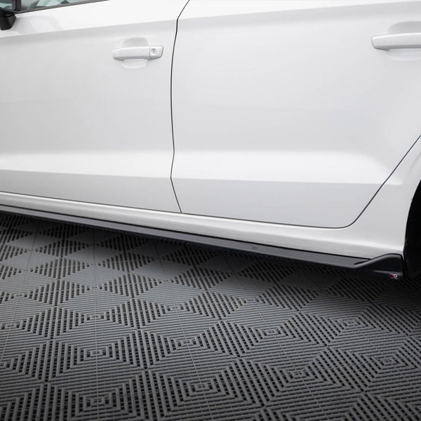 Audi - A3 Sedan 8V Facelift: Maxton Side Skirts