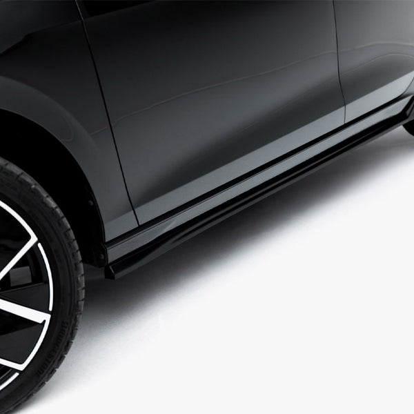 VW - Golf MK8 Facelift: Maxton Side Skirts