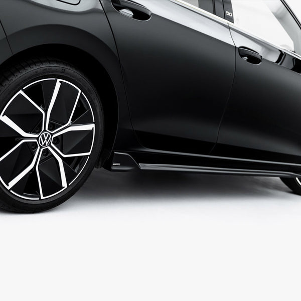 VW - Golf MK8 Facelift: Maxton Side Skirts