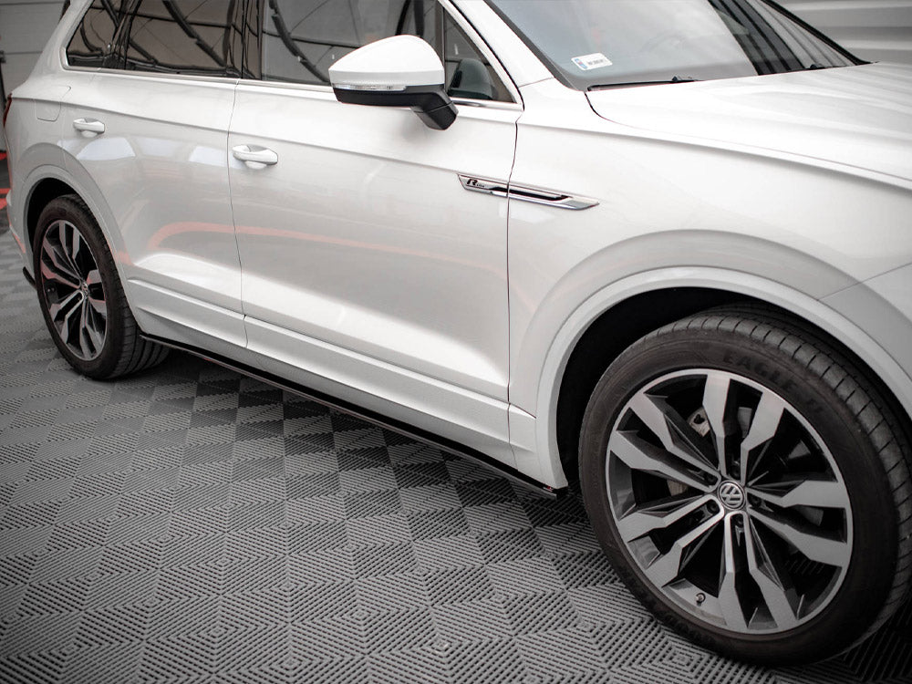 VW - Touareg R Line MK3: Maxton Full Body Kit