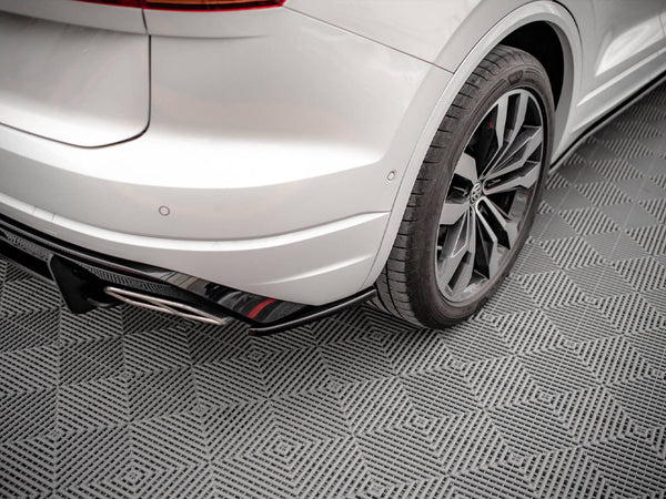 VW - Touareg R Line MK3: Maxton Full Body Kit