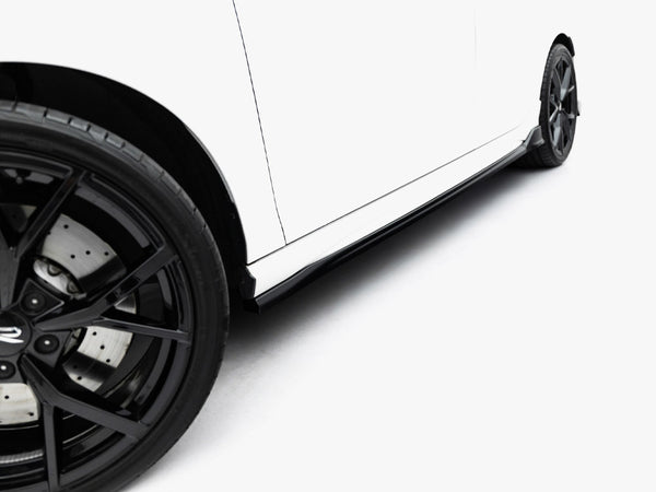 VW - Golf R Variant MK8 Facelift: Maxton Side Skirts