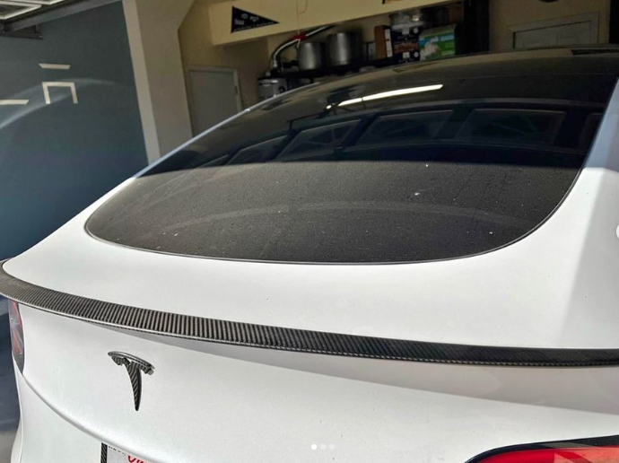 Model Y: Dry Carbon Fibre Rear Performance Style Spoiler 19-23