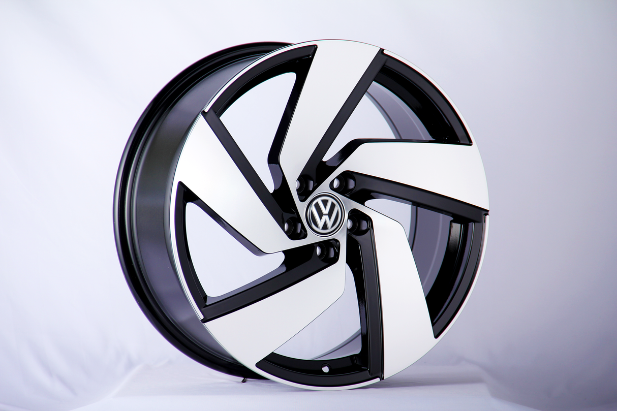 Golf - MK8: 19" Diamond Cut GTI Style Alloy Wheels 21+