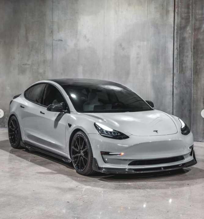 Model 3: Dry Carbon Fibre V Style Splitter 17-21