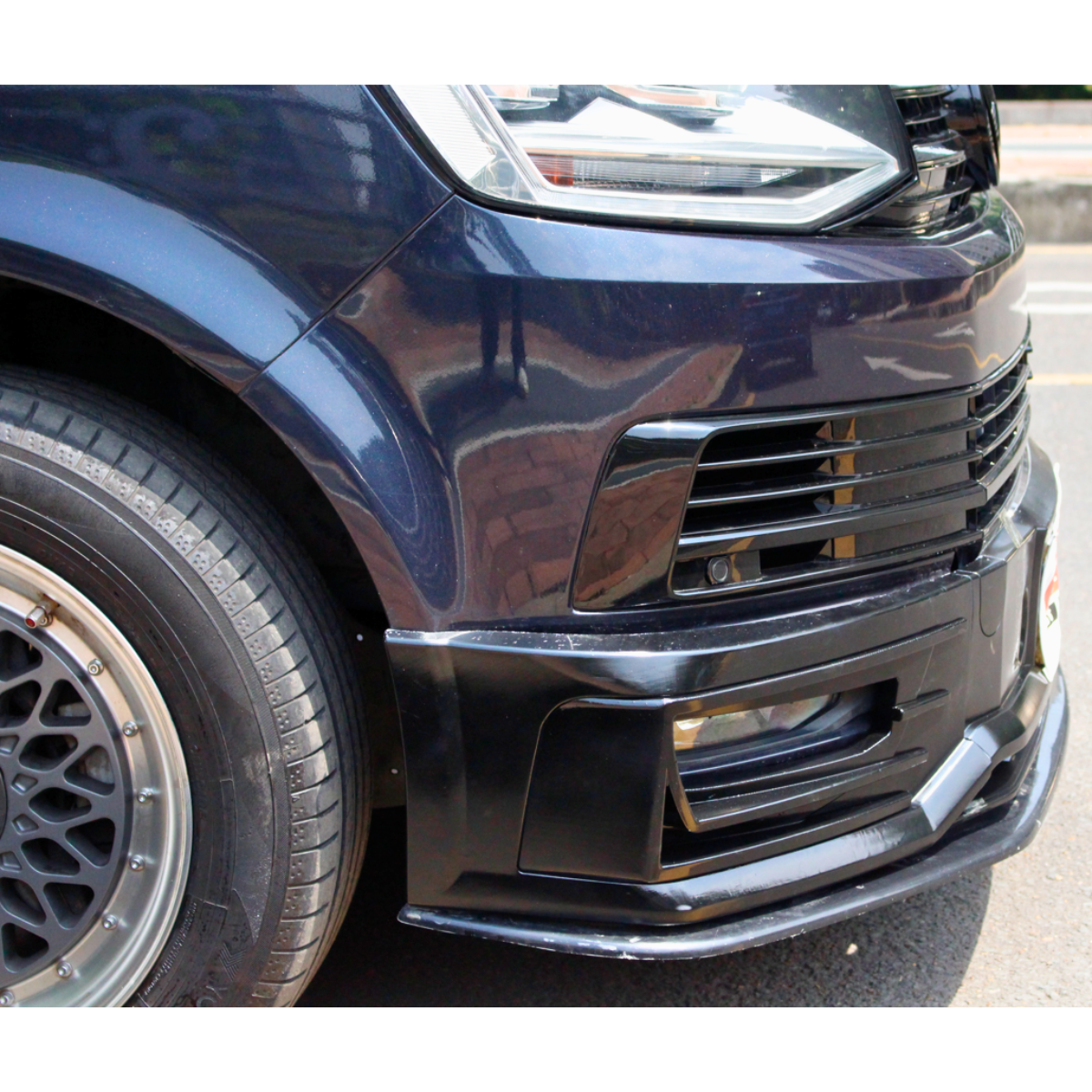 Transporter - T6: Gloss Black Lower Outer Grill with Sensor 15-19