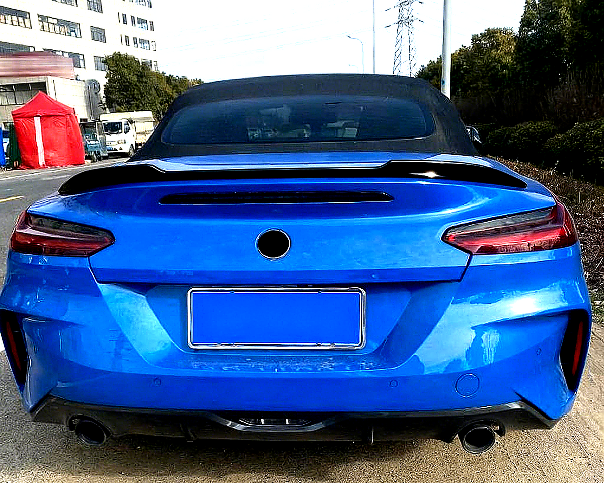 Z4 - G29: Gloss Black Rear Spoiler 18+