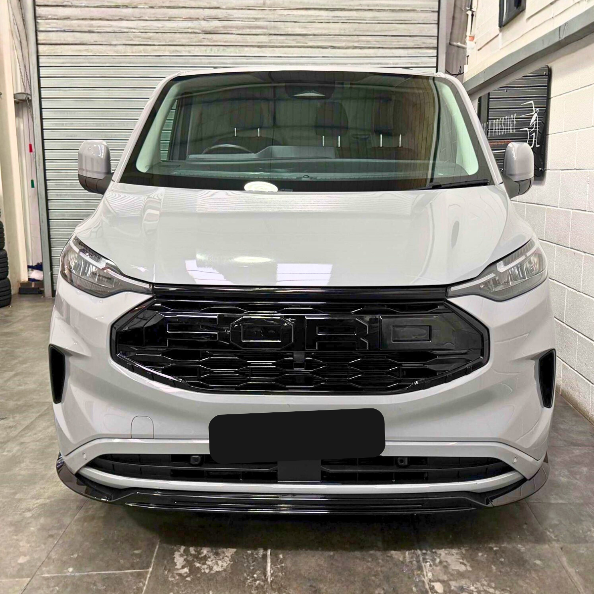 Ford Transit Custom MK2: Gloss Black V2 Front Splitter 24+