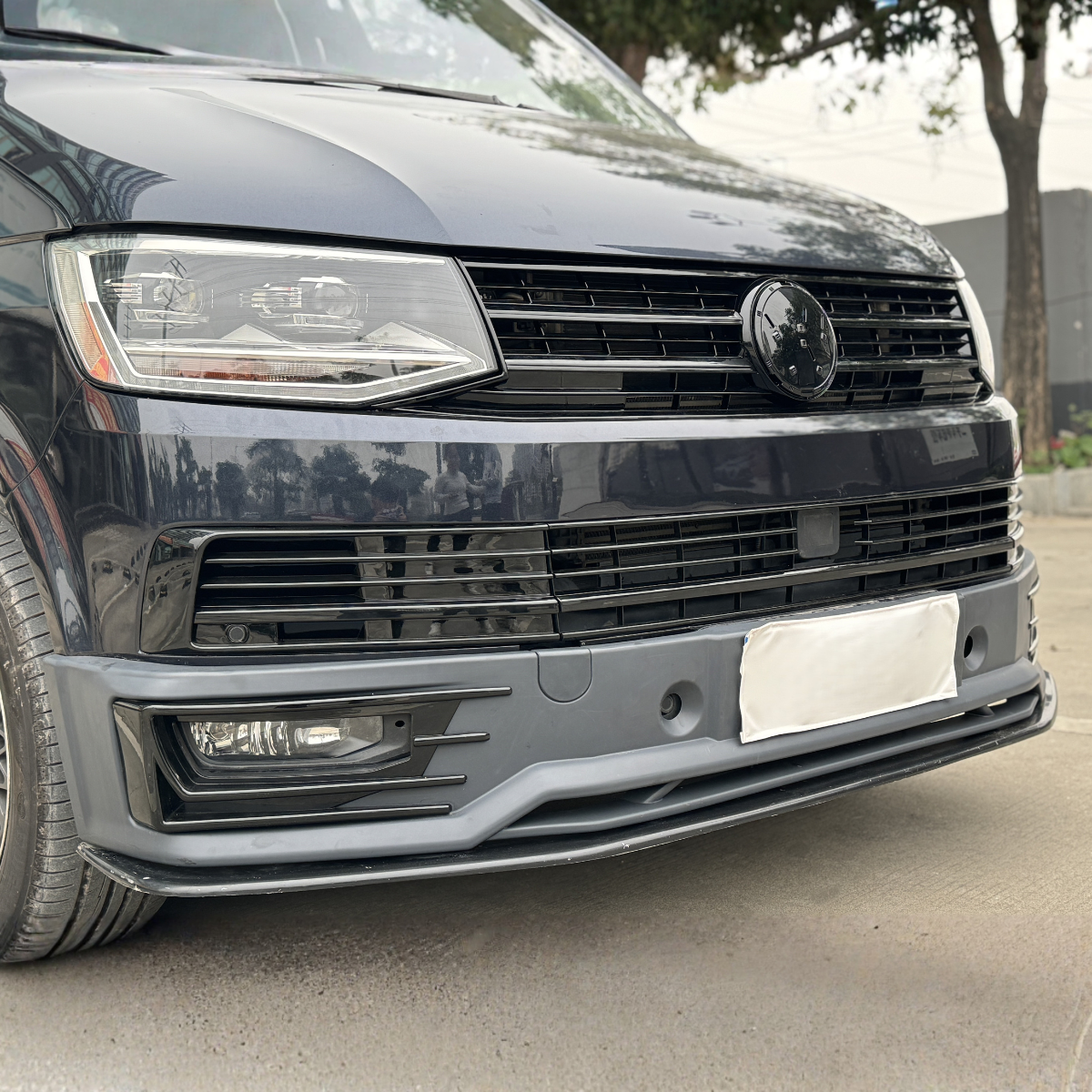 Transporter - T6: Gloss Black Front Splitter Front Bumper 15-19