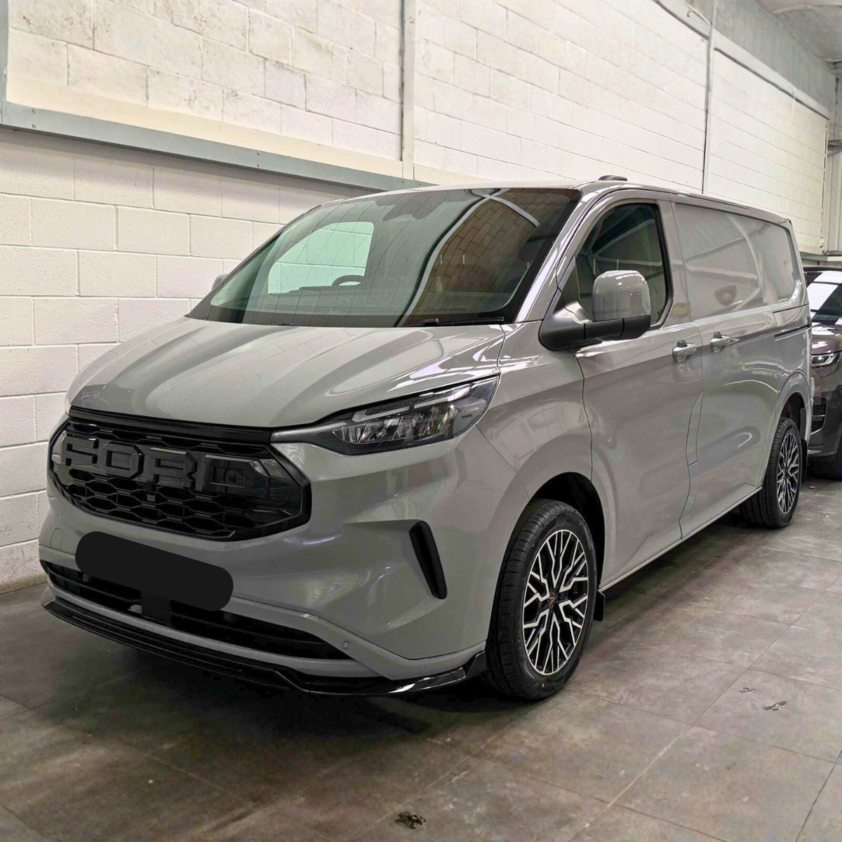 Ford Transit Custom MK2: Gloss Black V2 Front Splitter 24+