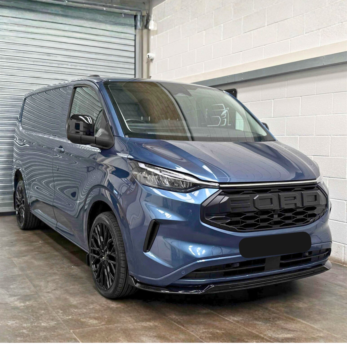 Ford Transit Custom MK2: Gloss Black V2 Front Splitter 24+