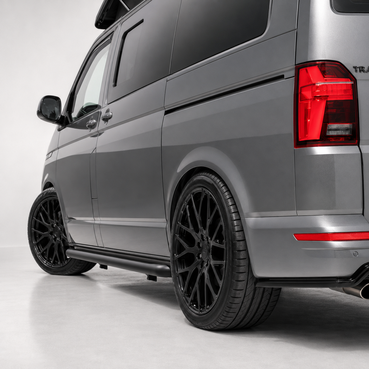 Transporter - T5/T6 SWB: Black Side Bars 05-23