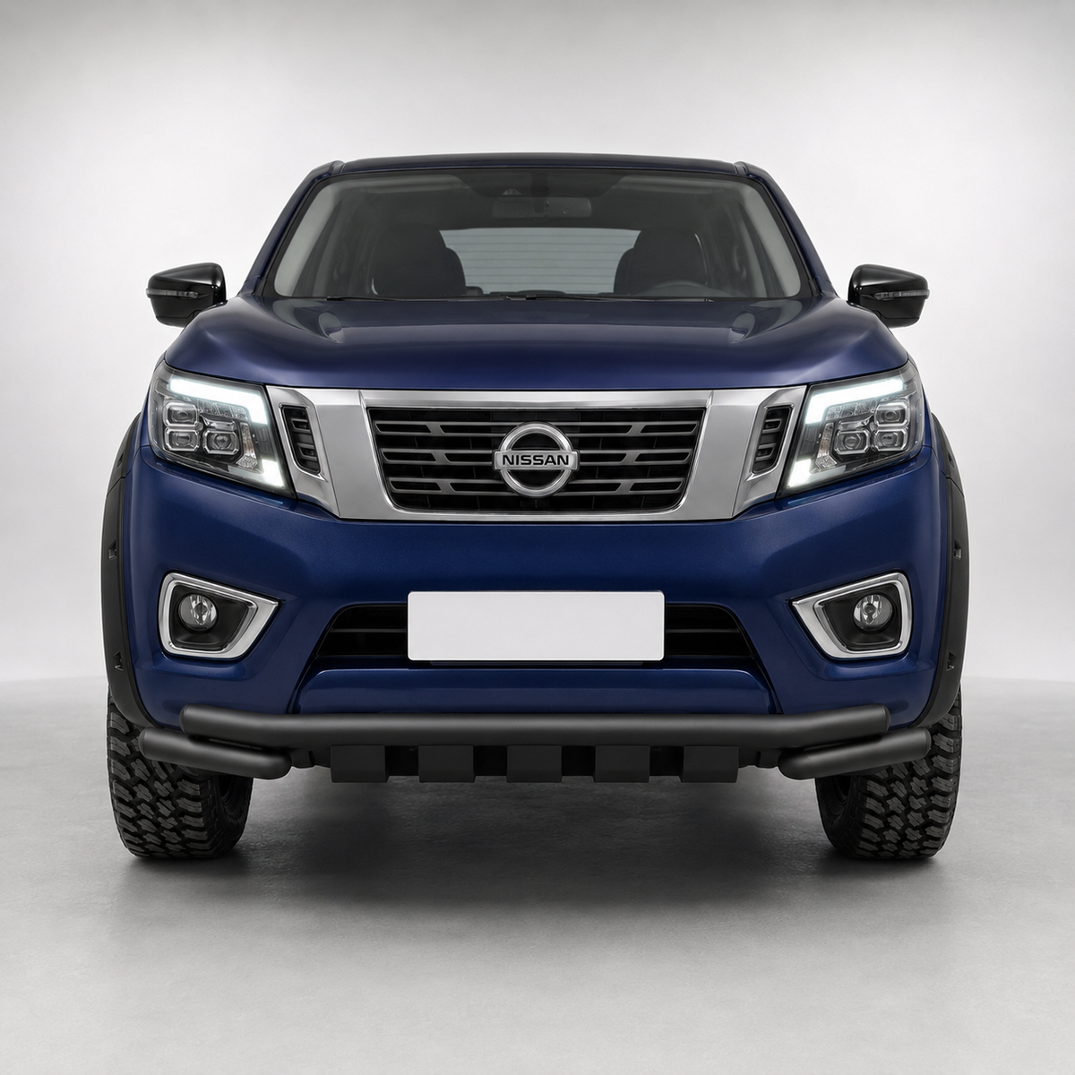 Navara - D23/NP300: Black Front Nudge Bar 14-24