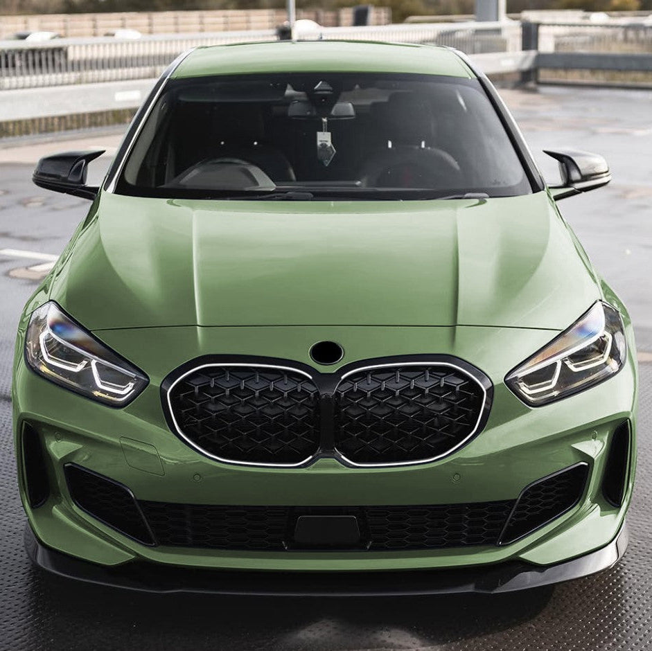 1 Series - F40: Gloss Black Diamond Grill with LED 19-24