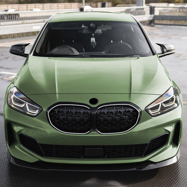 1 Series - F40: Gloss Black Diamond Grill with LED 19-24