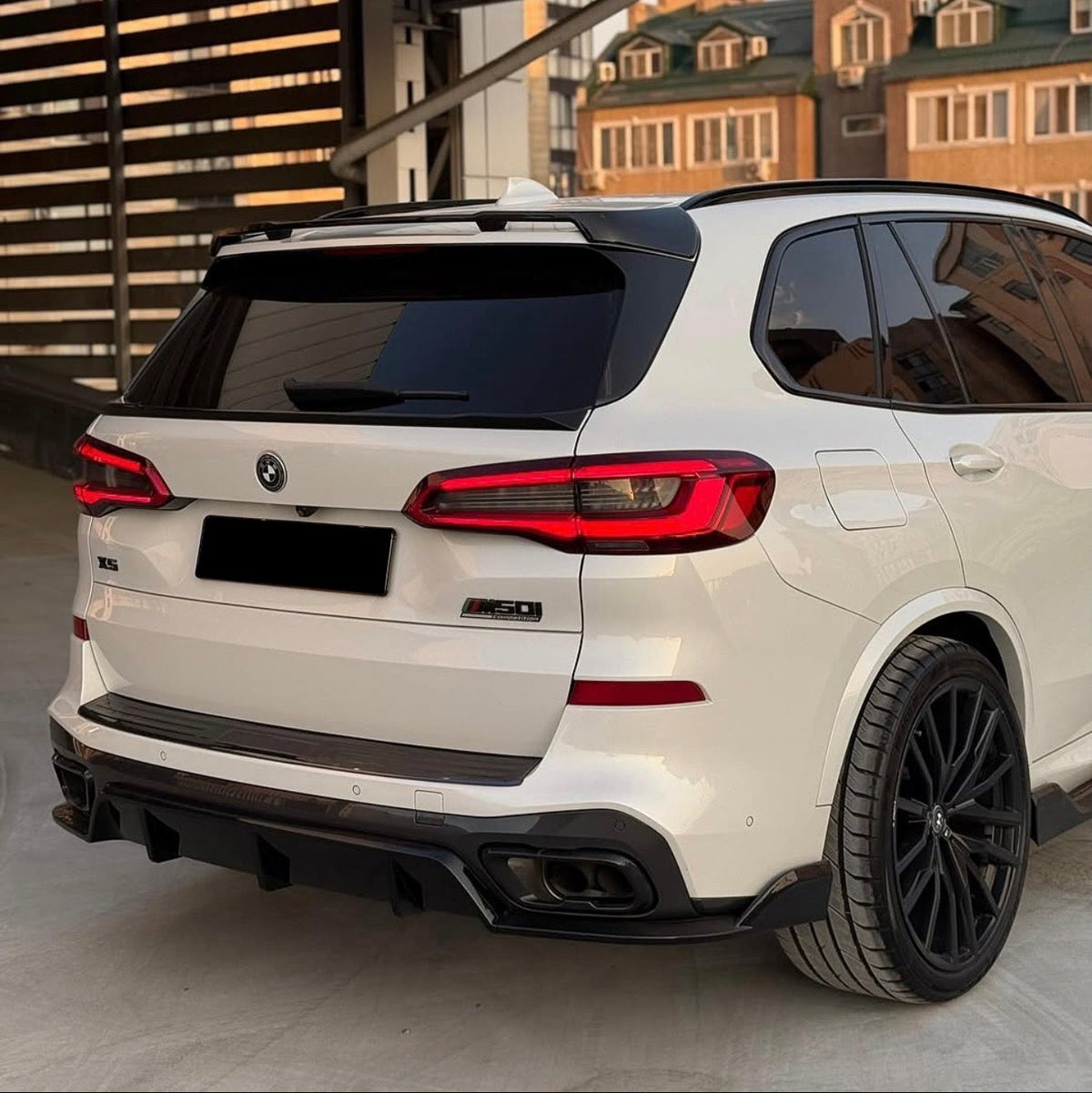 X5 - G05 Pre-Facelift: Gloss Black Body Kit 19-22