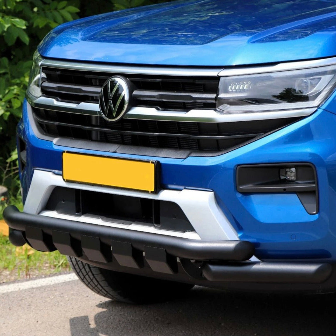 Amarok - MK2 NF: Matt Black Nudge Bar 23+
