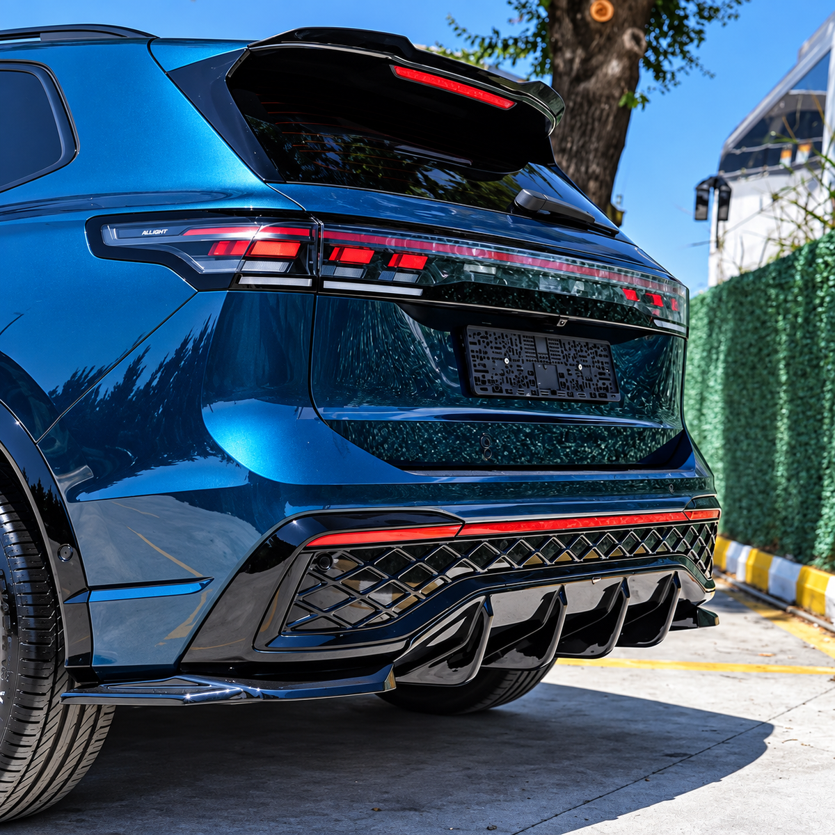Tiguan - MK3 R-Line: Gloss Black Rear Spoiler 24+