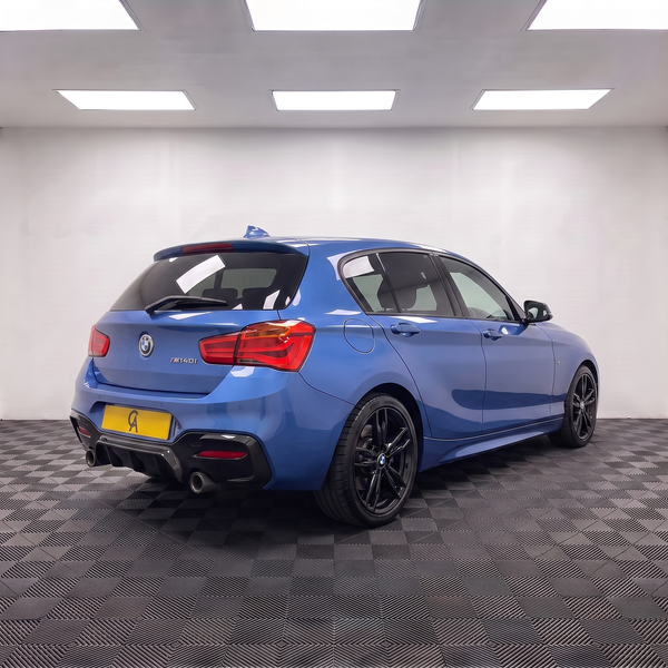 1 Series - F20/F21 Facelift LCI: Gloss Black Dual Exhaust Diffuser 15-19