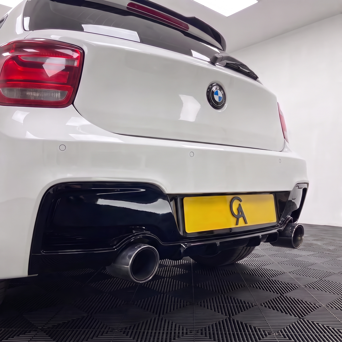 1 Series - F20/F21 Pre-Facelift: Gloss Black Dual Exhaust Diffuser 11-14