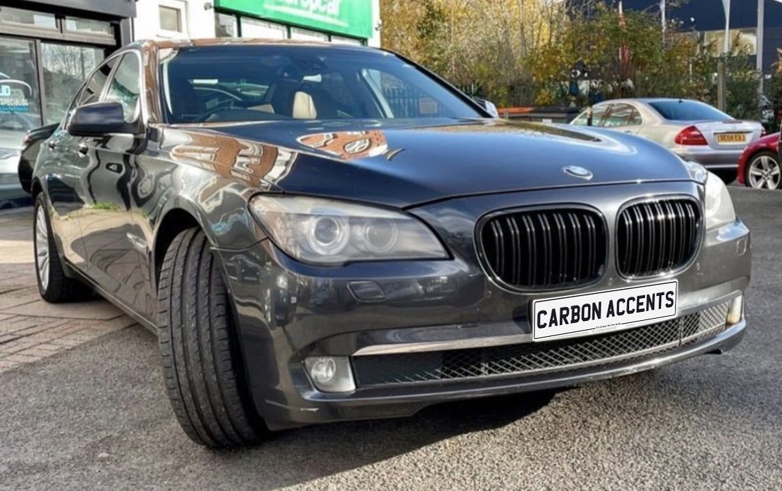 7 Series - F01/F02: Gloss Black Double Slate Grill 2009-2015 - Carbon Accents