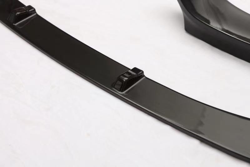 1 Series - M135i/M140i F20/F21 LCI: Gloss Black Front Splitter Lip - Carbon Accents