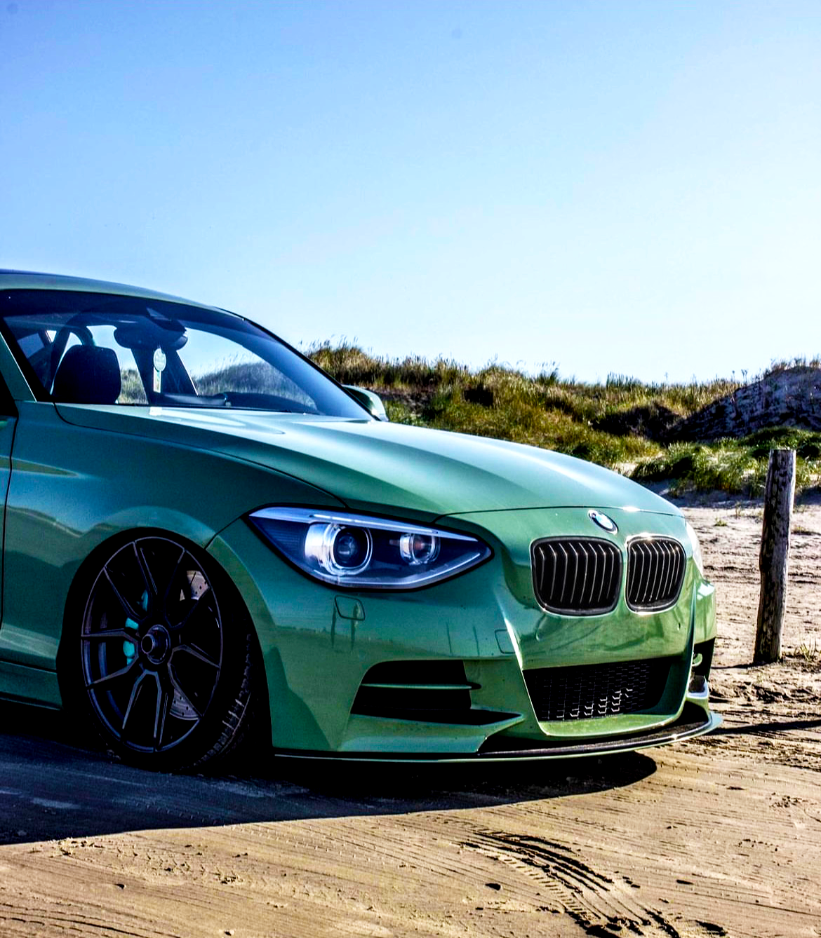 1 Series - F20/F21 Pre-Facelift: Gloss Black Single Slat Grill 11-14