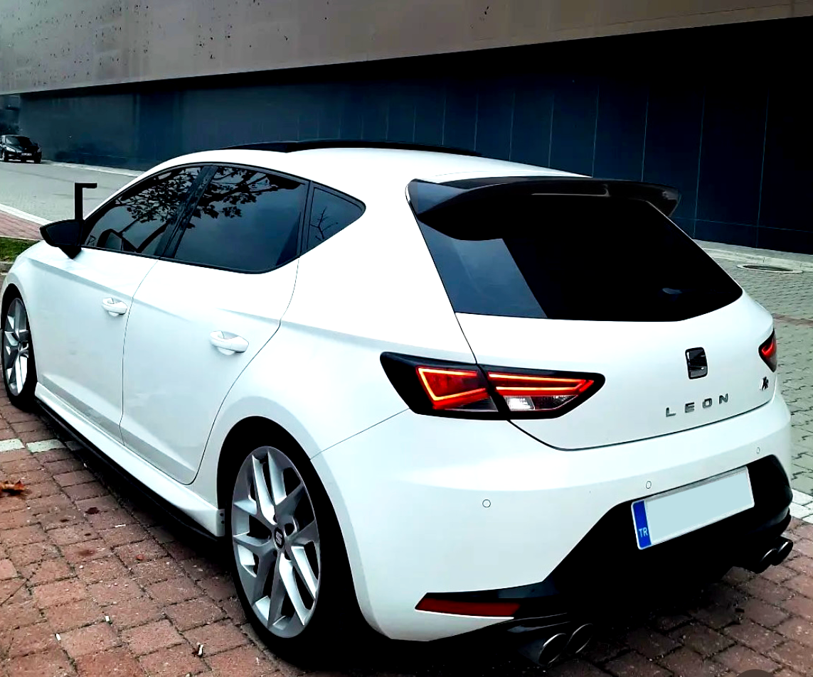 Leon - MK3: Gloss Black Cupra Style Spoiler 12-20