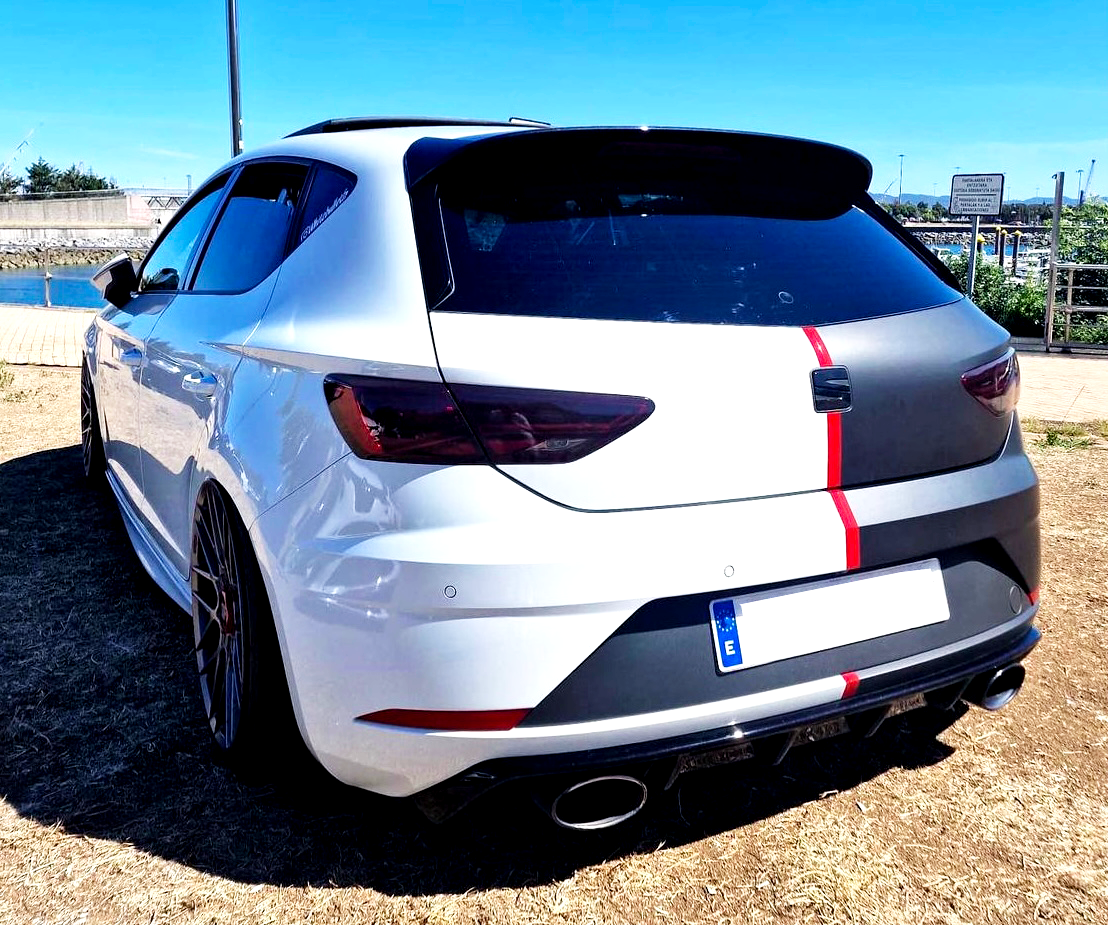 Leon - MK3: Gloss Black Cupra Style Spoiler 12-20